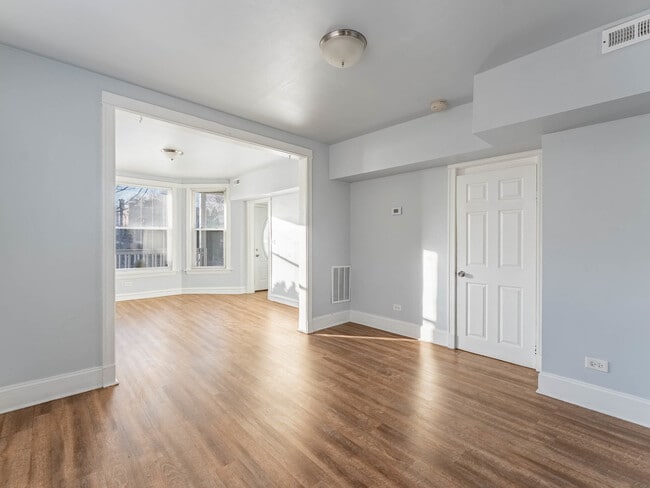 Building Photo - 1521 Grove Ave