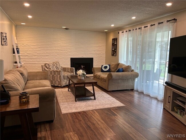 Building Photo - 82 Cherrywood Dr