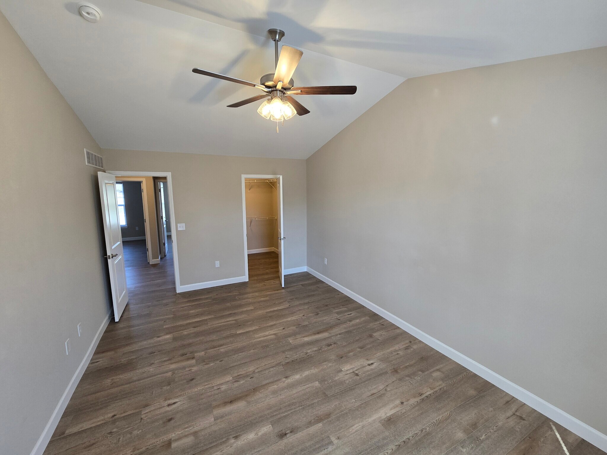 Building Photo - 5 Anita Ct