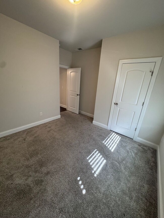 Building Photo - New Home in Lebanon TN