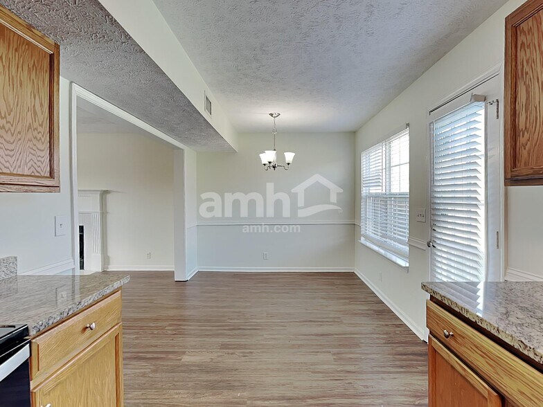 Building Photo - 1507 Killarney Dr