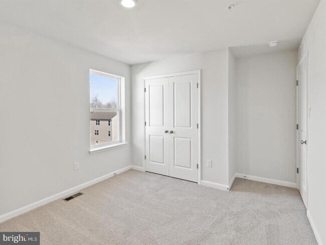 Building Photo - 397 Gatehouse Pl