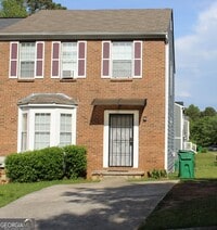 Building Photo - 2116 Charter Ln