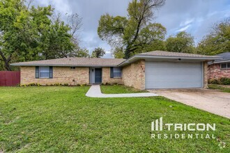 Building Photo - 430 Shorewood Dr