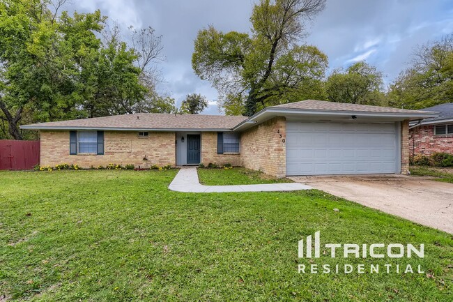 Primary Photo - 430 Shorewood Dr