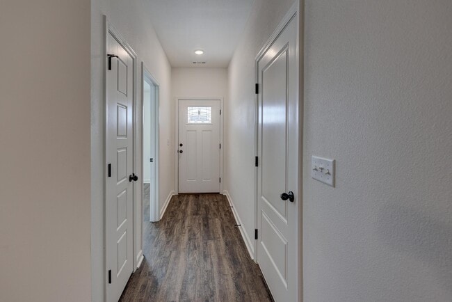 Building Photo - 741 Short Leaf Ln