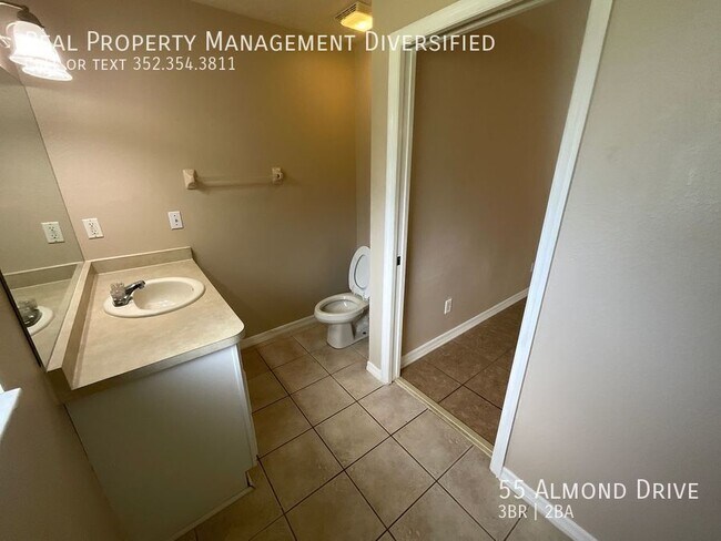 Building Photo - 55 Almond Dr