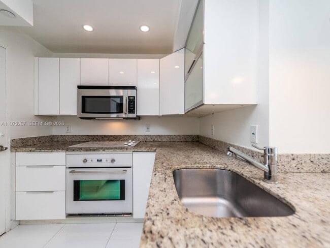 Building Photo - 1200 West Ave