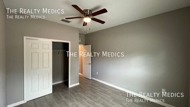 Building Photo - 850 Peyton Ave