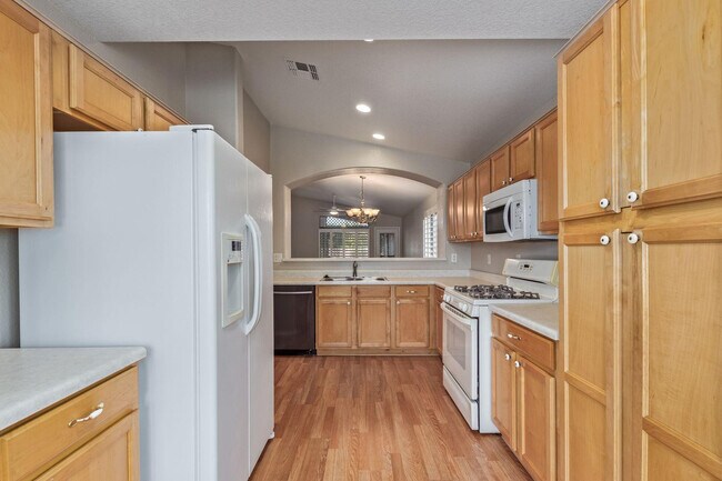 Building Photo - 13949 N 133rd Dr