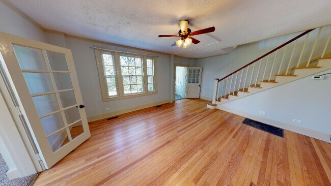 Building Photo - 508 Thomas Rd