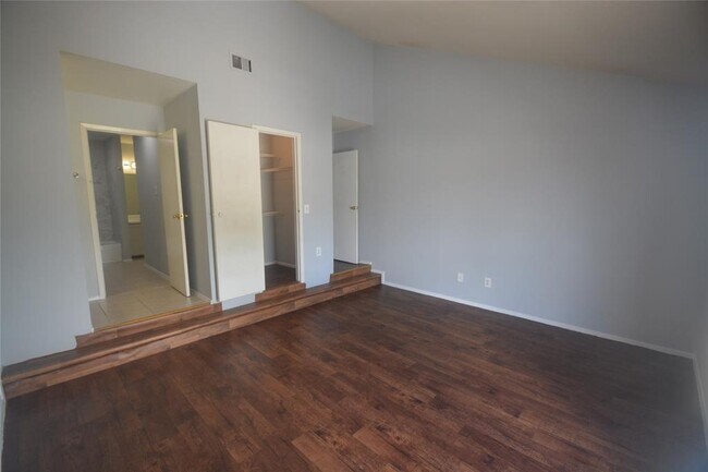 Building Photo - 8731 Village of Fondren Dr