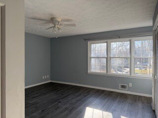 Building Photo - 698 Shannon Way