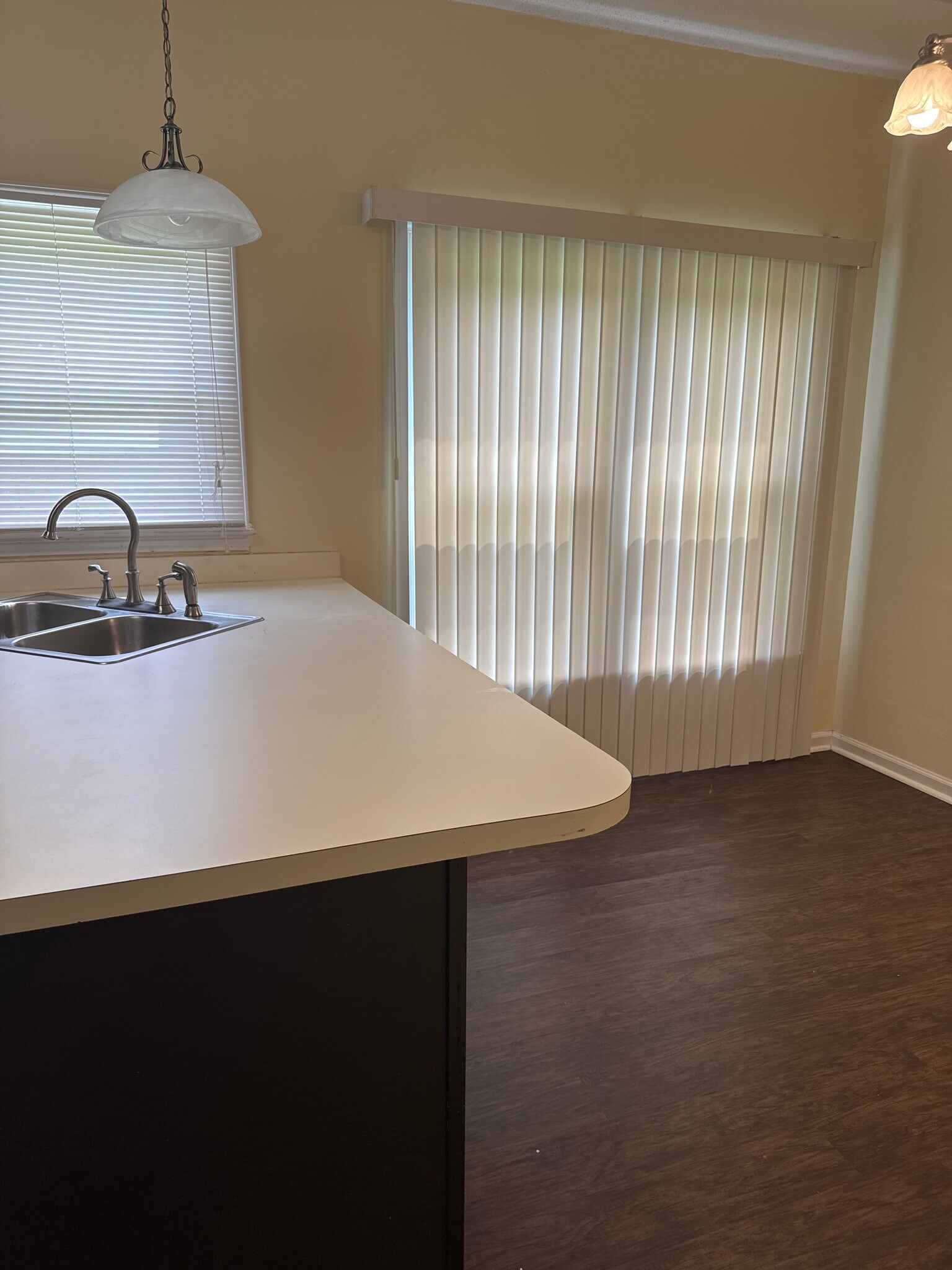 Kitchen - 160 Wainwright Mnr