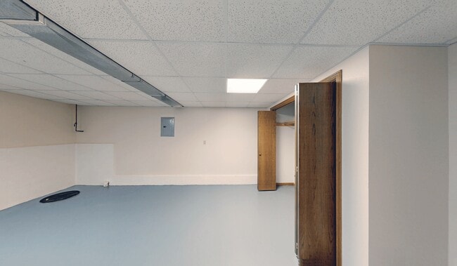 Building Photo - 624 N 16th Ave