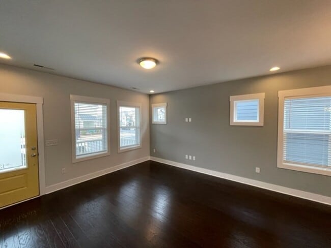 Building Photo - 1332 Big Falls Dr