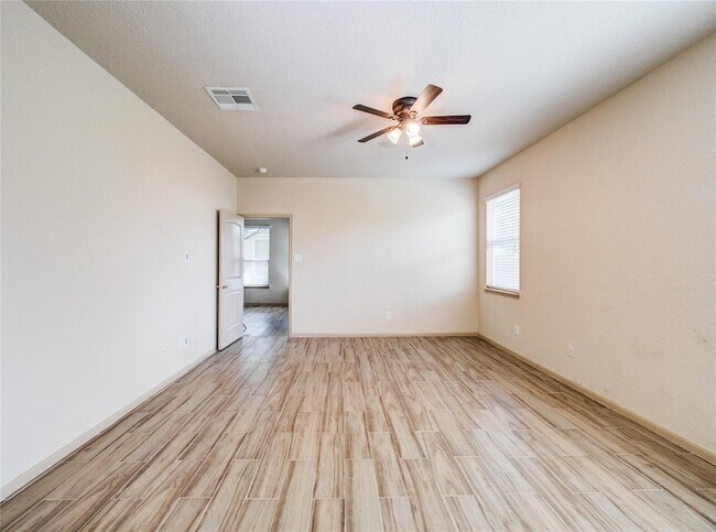 Building Photo - 22411 Albee Dr