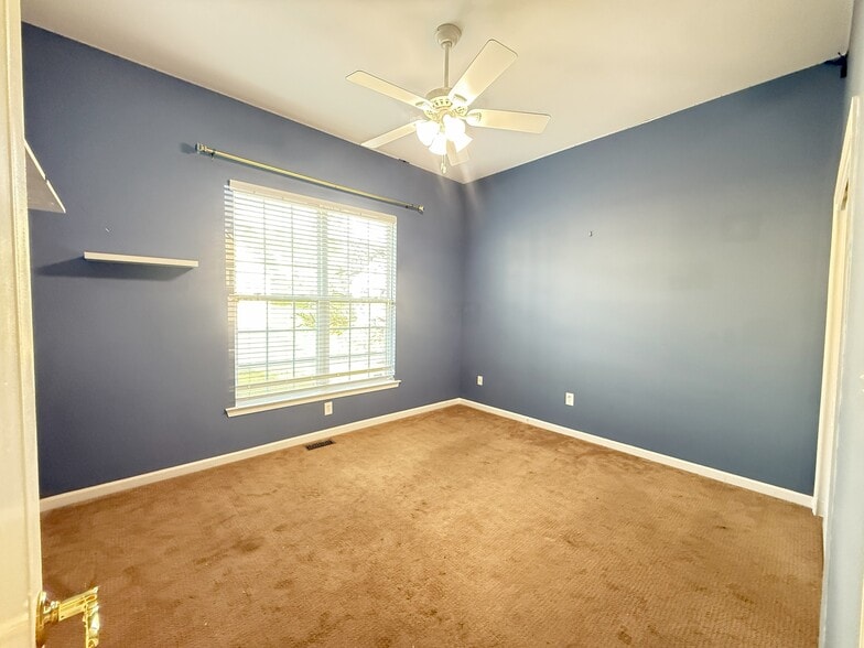 Building Photo - 3145 Pine Valley Way