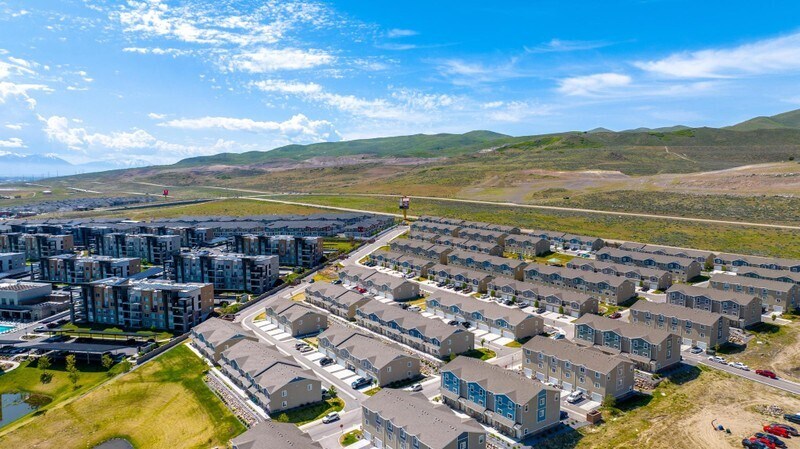 Building Photo - 14861 S Marble Rock Way