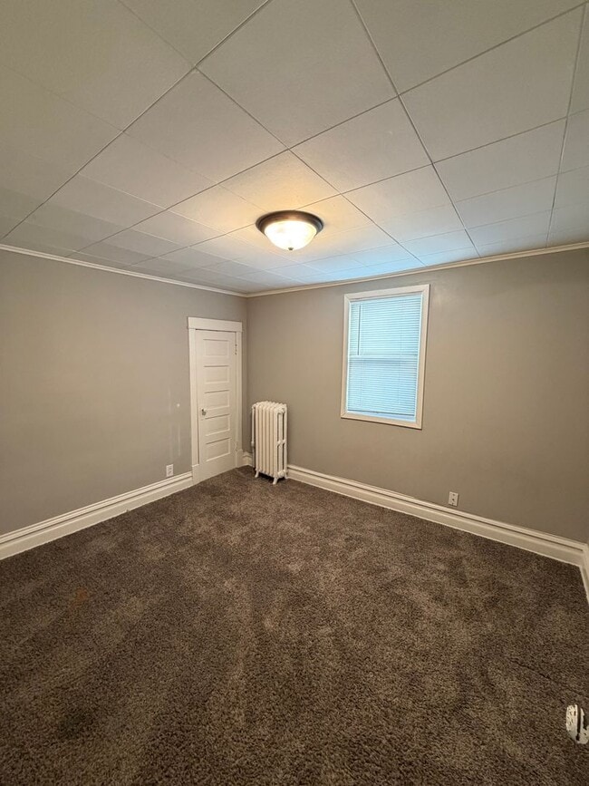 Building Photo - AVAILABLE February - 3 Bedroom, 1 Bath in Superior - Just Listed!