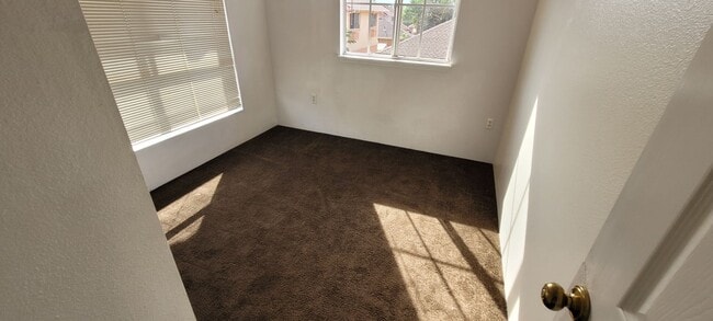 Building Photo - Spacious 3-Bedroom Home in Tropics at Waik...