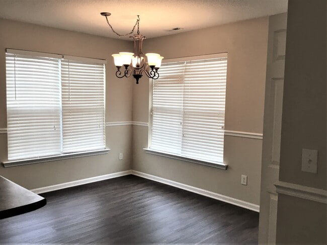 Building Photo - 4924 Lighthouse Ct