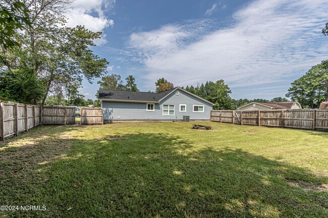 Building Photo - 111 Cedar Crk Dr