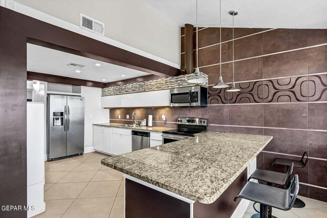 Building Photo - 6622 Dawn Dr