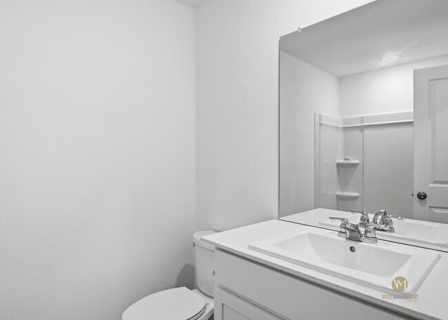 Building Photo - "Spacious 4-Bedroom Retreat with 2.5 Baths in Beautiful San Antonio!"