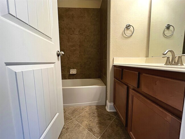 Building Photo - 307 Maverick Run Ct