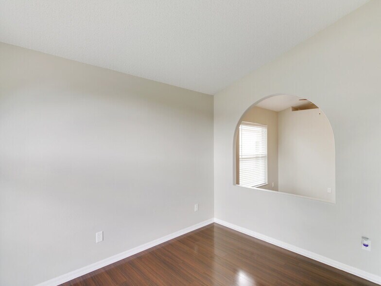 Building Photo - 16329 Coopers Hawk Ave