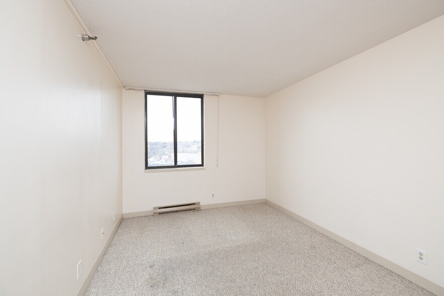 Building Photo - 291 7th St W