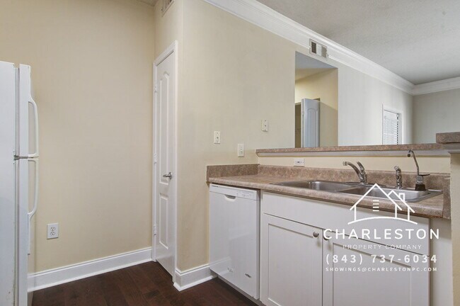 Building Photo - 1300 Park W Blvd