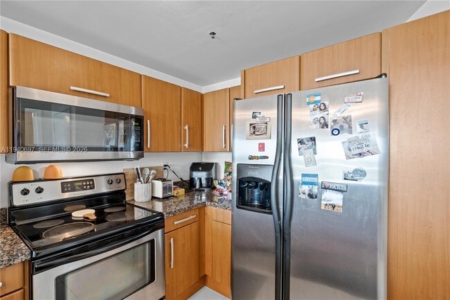 Building Photo - 6362 Collins Ave