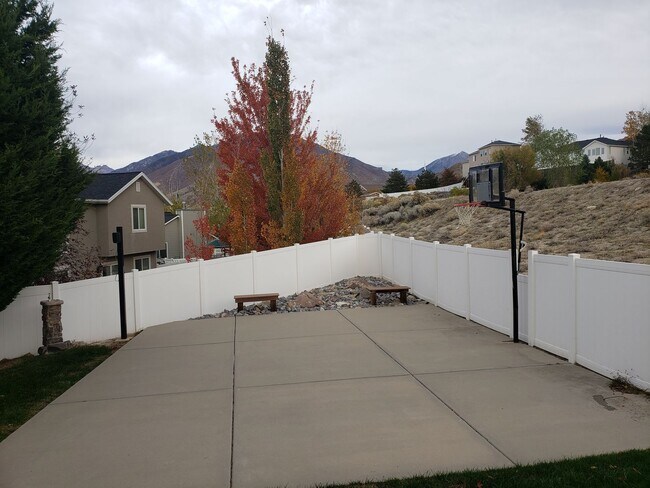 Building Photo - Beautiful Draper Home for Rent!