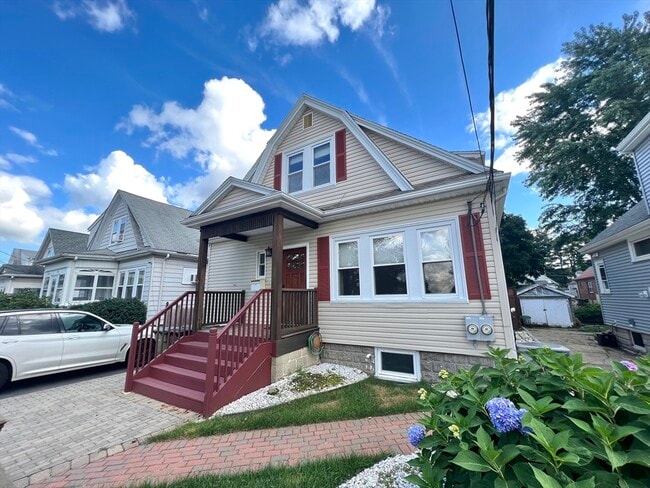 Building Photo - 20 Wells Ave