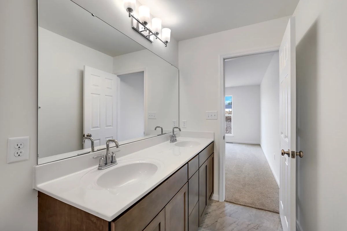 Building Photo - 728 Courtshire Crossing