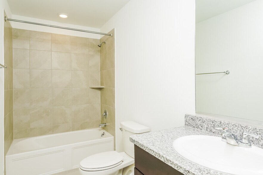 Building Photo - 5942 Wedgemere Dr