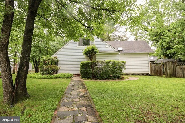 Building Photo - 400 Dean Dr