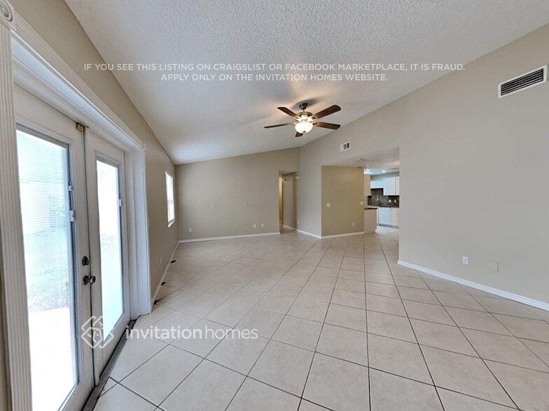 Building Photo - 820 Little Town Rd