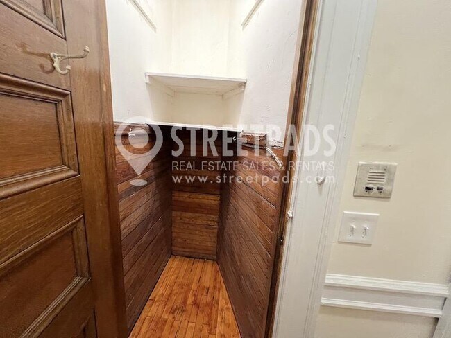Building Photo - 1 bedroom in Cambridge MA 02138