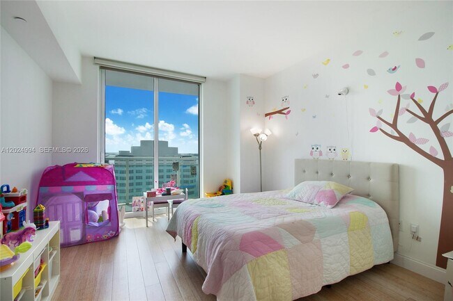 Building Photo - 950 Brickell Bay Dr