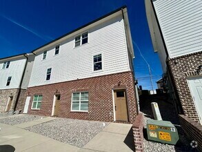 Building Photo - 3BD 2.5BA TOWNHOME CLOSE TO TTU FOR RENT