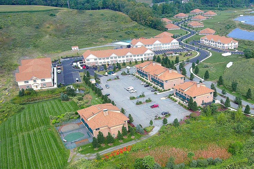 Building Photo - Boulder Hills at Wantage