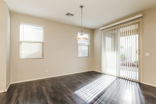 Building Photo - 16417 W Latham St