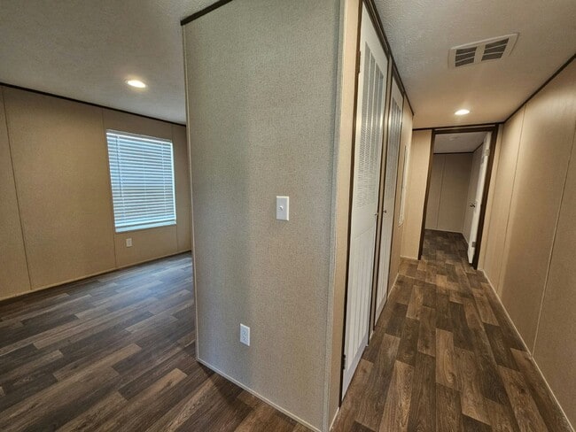 Building Photo - 1082 Myakka Dr