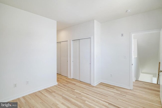 Building Photo - 1842 E Harold St