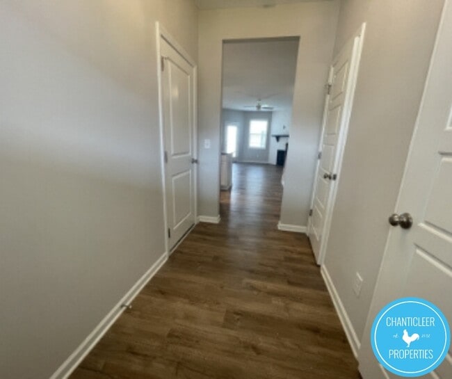 Building Photo - 764 Putney Hl Rd