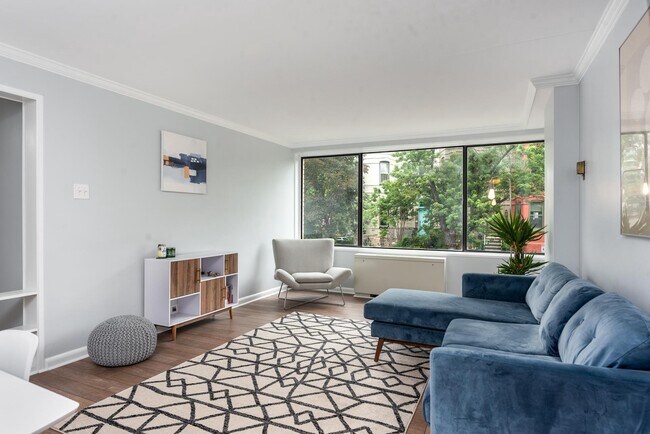 Primary Photo - 305 C St NE
