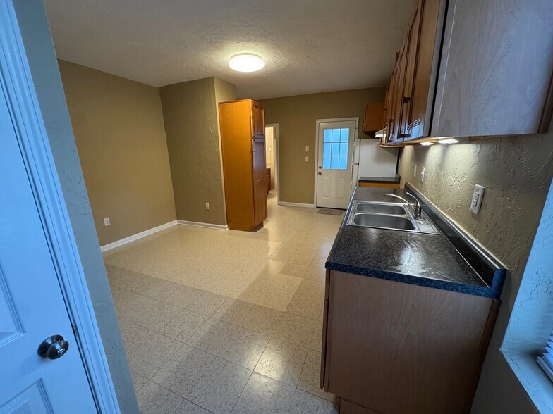 Building Photo - 114 W Berkeley St